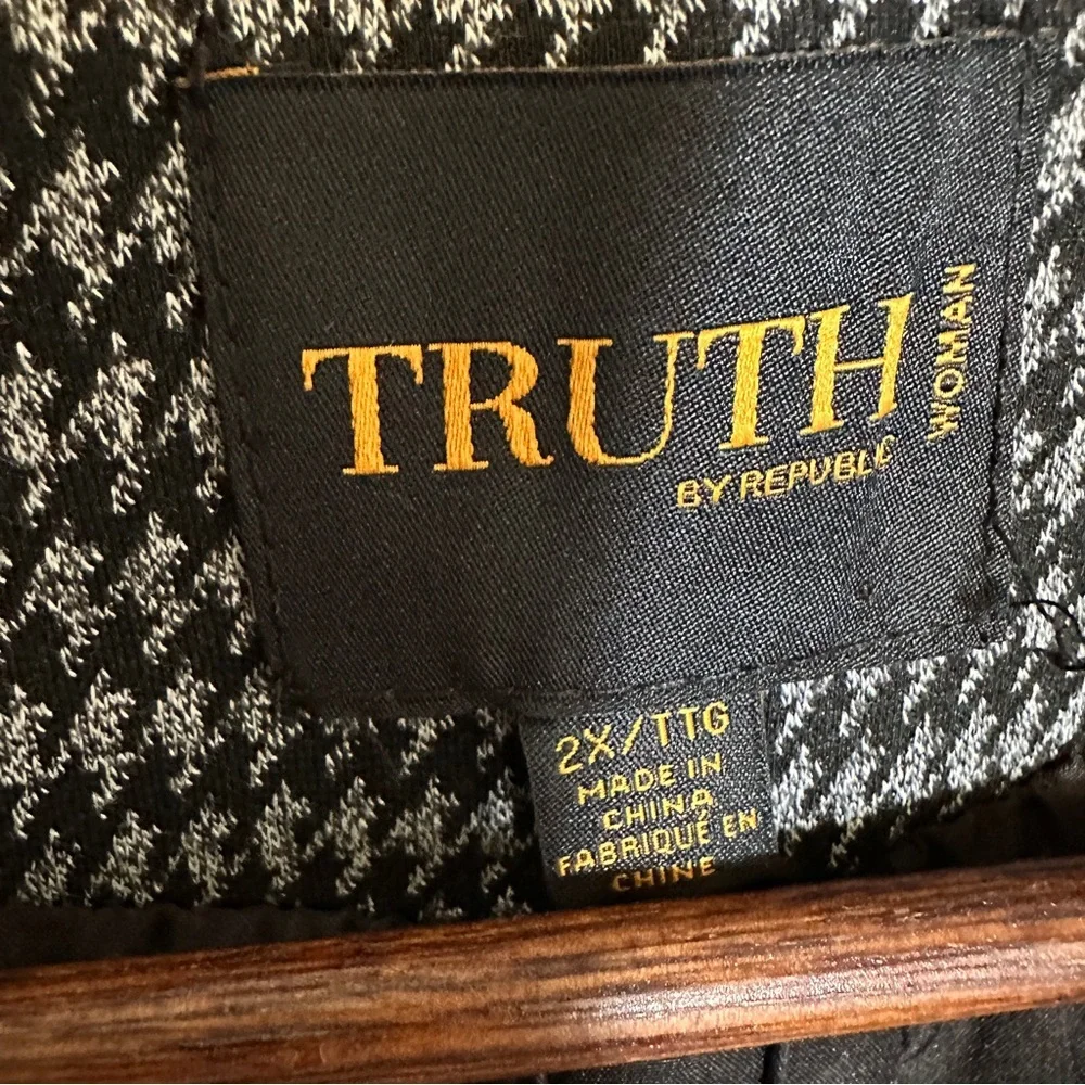NEW TRUTH BY REPUBLIC‎ Plus Houndstooth Blazer